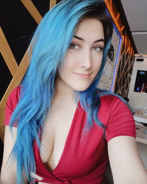 FTX9k4TXsAcT0o78821d407ac3586fe