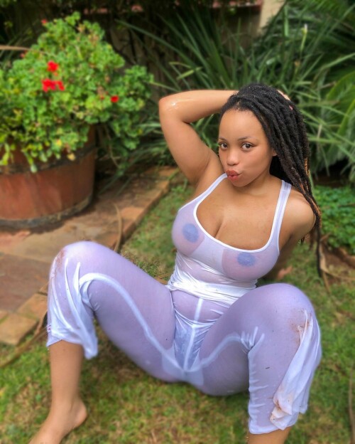 FTs12B7WAAUV4xk788c79198e092497