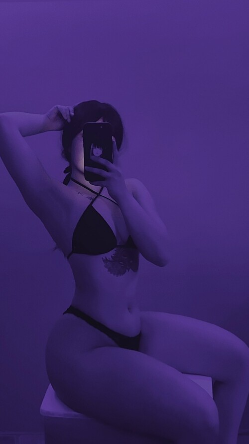 FVeksdXUUAE hsA1e6a84af99fd51b7