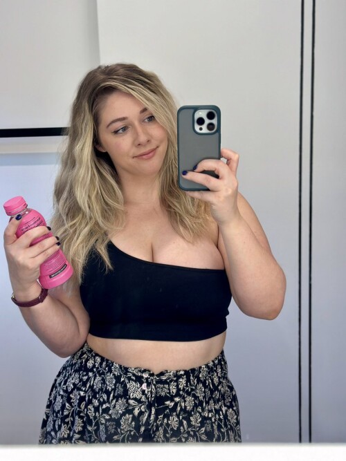 F Lr7TLaUAAKf 9b0a1695f46bfe71d