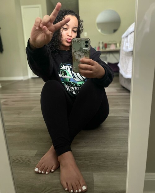 Falliee Feet 049e7b421abd5dc91e5