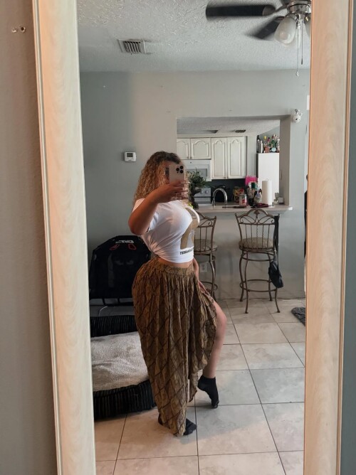Feelin-sassy-today-WHADIYATALKINABEETthebiglezshowofficial-sassythesasquatch-biglez-biglez-2854352155430857d