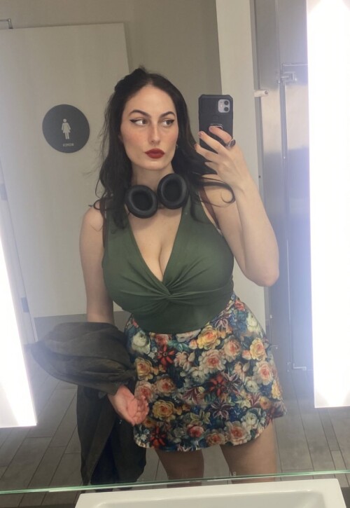 FjEcSXDaAAIy1r5c8ea70ee79ea0a32