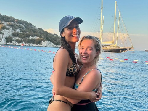 Florence-Pugh-19314578c98f3de9e