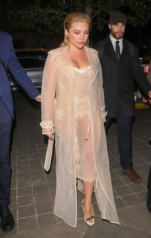 Florence Pugh 3aeb900738491f092