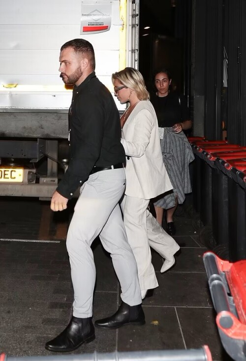 Florence-Pugh-4b45ca61acfc21695