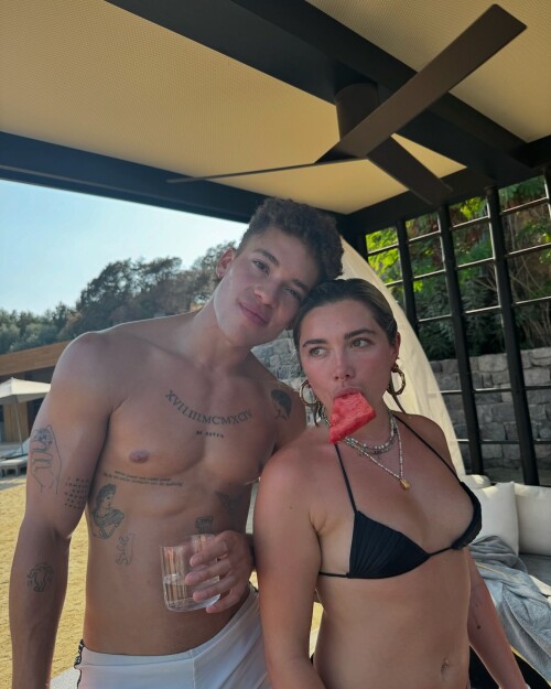 Florence-Pugh-6633f7675d85230e1