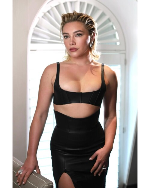 Florence Pugh R015dfd41751e59a63db