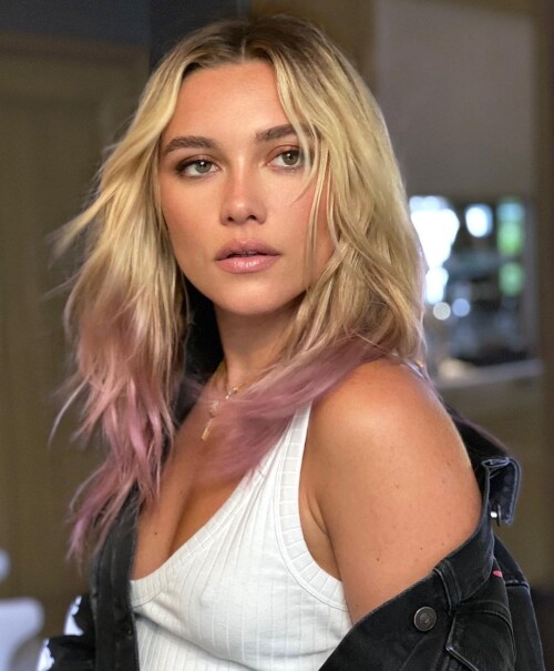 Florence Pugh R0512caa32ef35ca2b70