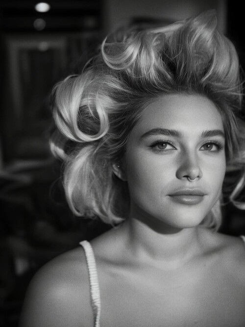 Florence Pugh R0760d82667503b823eb