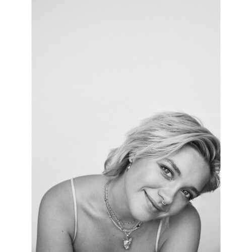 Florence Pugh R087fc1d68989cd54bda