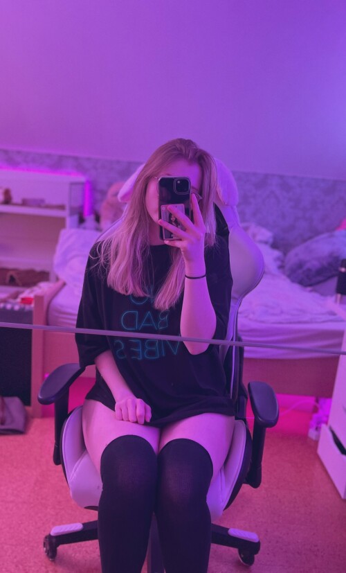 FmZBfLcWYAA3hXi80fe4dd22c6d2c6a