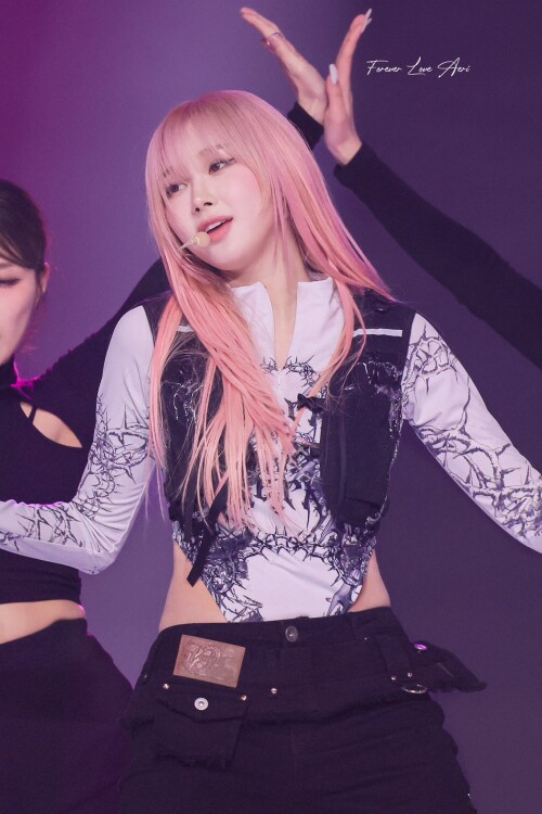 Forever Love Aeri 1870725869213519906 151ce00fab0eab53a