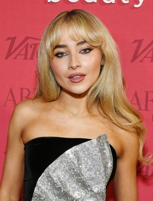 Fq1aLB3aYAElGc80bad1698d7448973