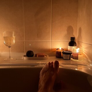 FqUq-YVWcAAHKMb6eff24fbe74bad98