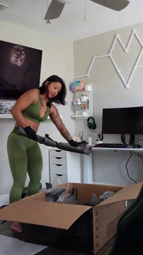 Frame-01445709f52a2fb77b749