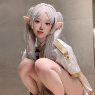 Frieren-25b061d2de9bbaf6839f45f3a69885786