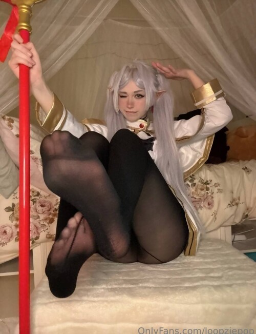 Frieren Photoset Pt.2 655e5eecc35b3fa19