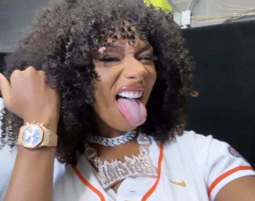 FsgPKJSWAAE6VPx3c2b2706bdab3694