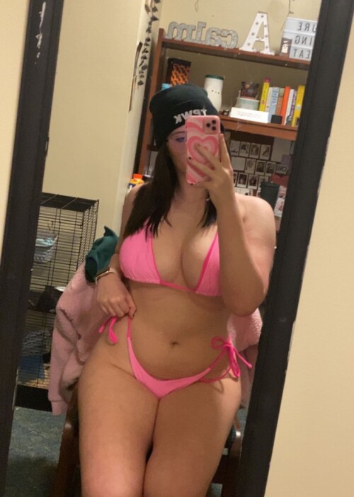 FucNDIhakAARI6zb84e8a31efe6c21d