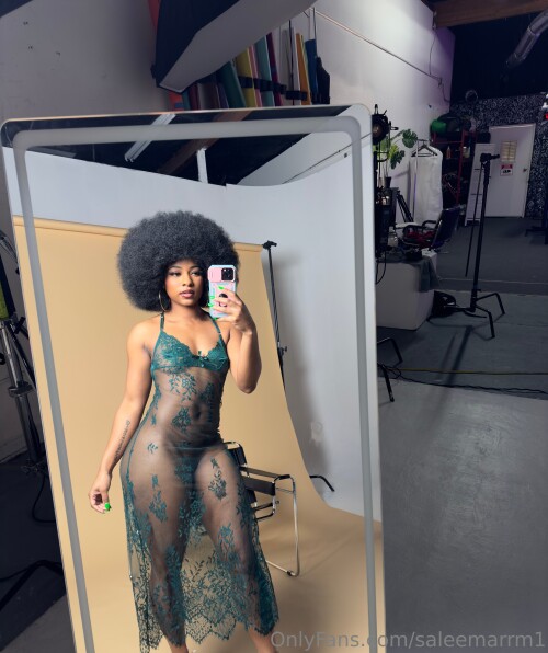 Fully-nude-versions-will-be-in-your-dm-_00018b069bf0f10475f5.jpeg