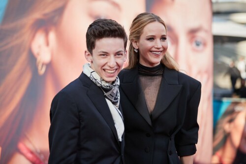 FysW6BYWYAclt38ce80ae7245884bc6