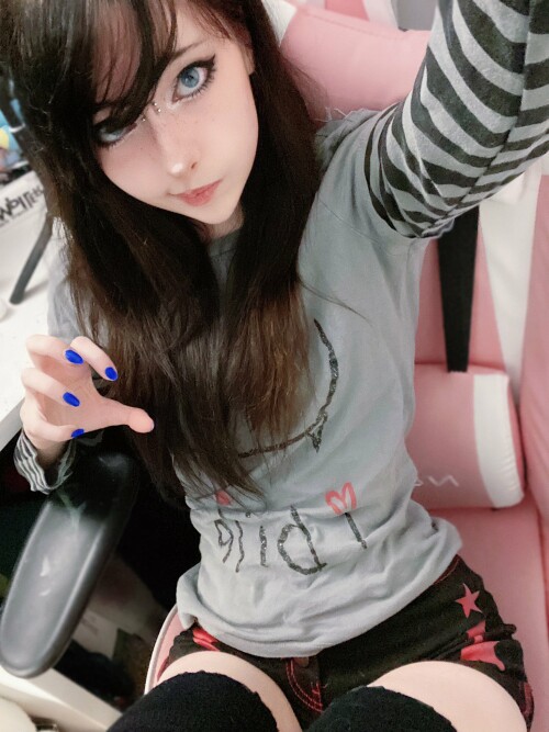 FzBKyevakAAZ9Jc685b1f0d7aad0a15