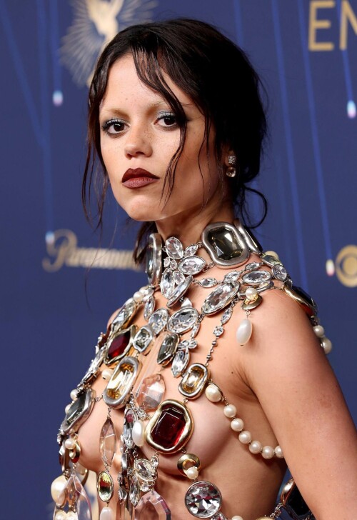 G01 E3hWsAAHx5ie0327e73e345bb86