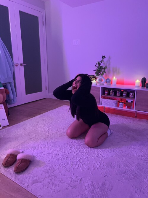 G0W9Q TXYAECeDZ683789028f7a8f46