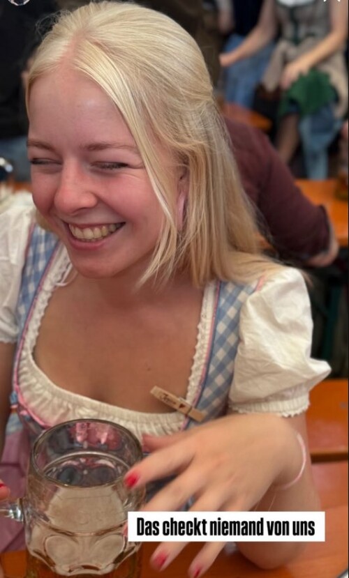 G2AYGedW0AE8La8e9a80992ac9aaca3