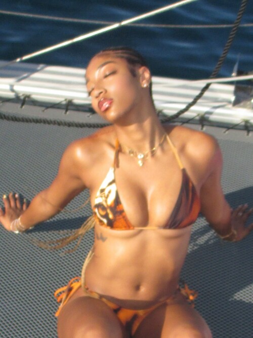 G2SlX70WIAAeenm3c2ef8f060ba0562