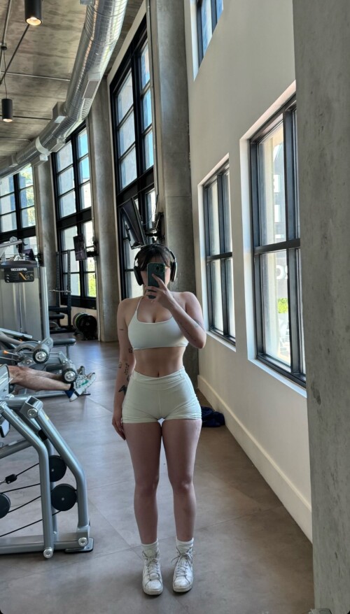 GJm 0rxa0AA9blaf014c1bbf7baf85f