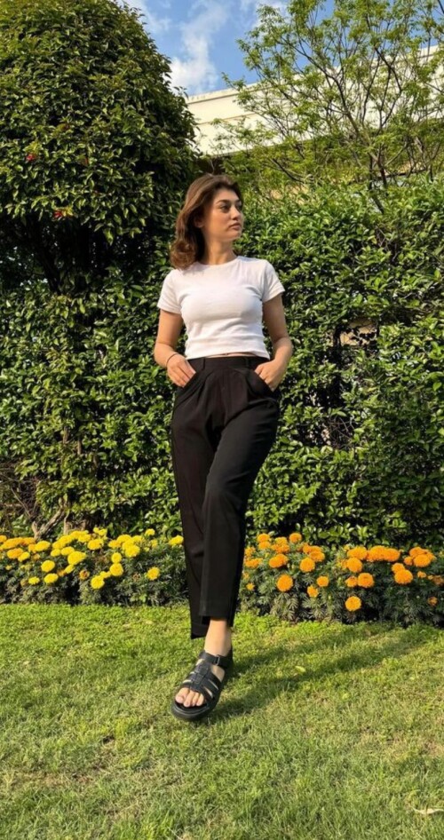 GKatJSyXAAAp bv64d737ed06f3982e