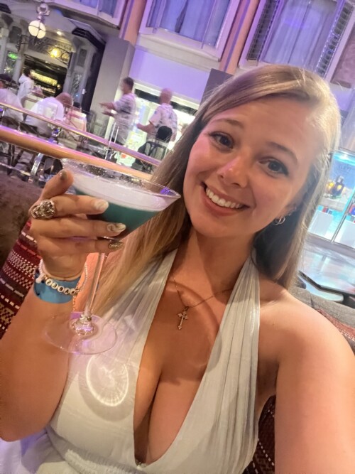 GN1LLaOXsAANkA4e4eeb347aeb6ca1b