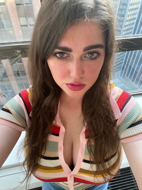 GON7HikbMAE9kp19046d9902699ef47