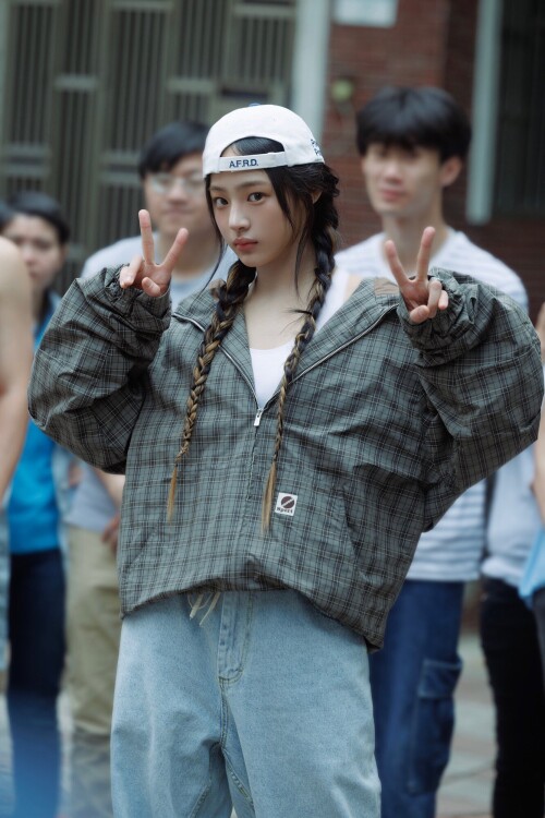 GOWGN0LW8AE16Wncd0b28b0bd272069