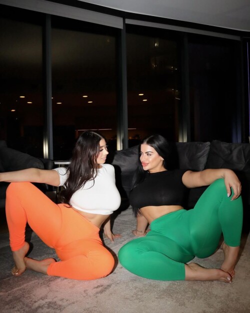 GQecRZCakAAiYlF8dabefeb37041e5b