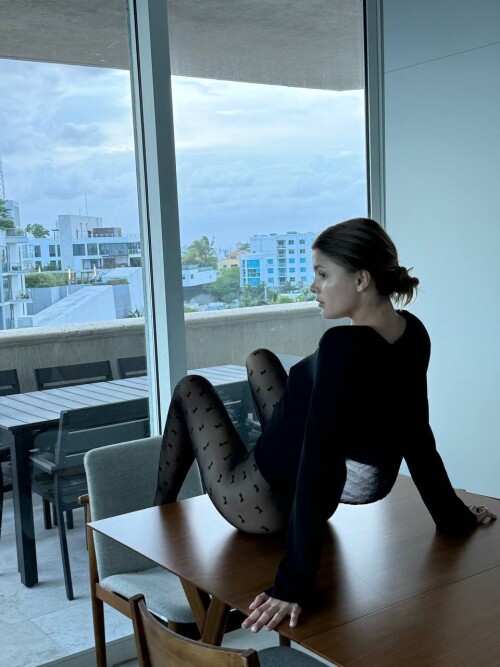 GRBpidSaUAAOf1J652b969f0f795a58