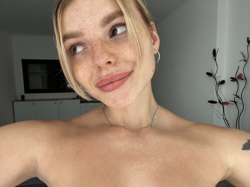 GSIMVbTW4AAIiuZ0fc52e46444e0419