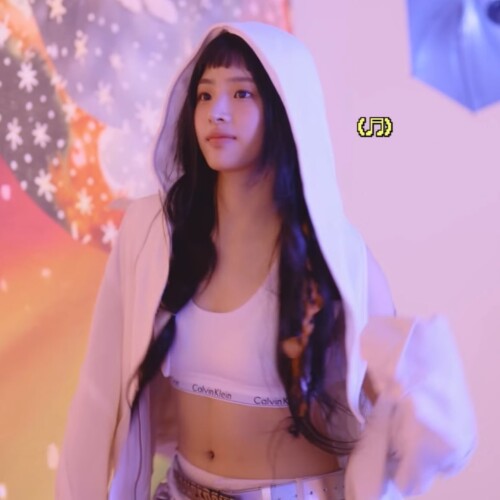 GT5Bn9dXoAAvZYF373cb1327e402e62