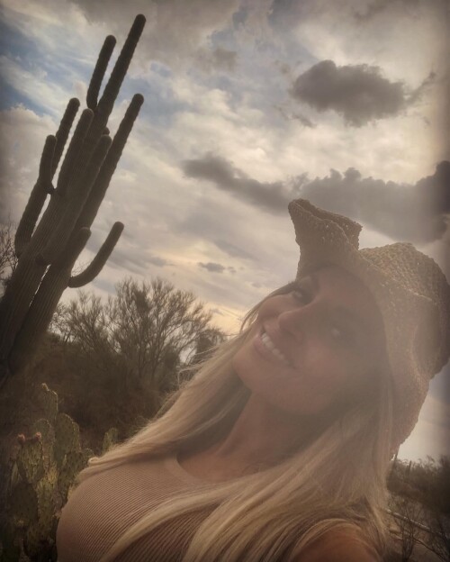 GTHZ3o2XMAASkoZ165577ea8375d0b9