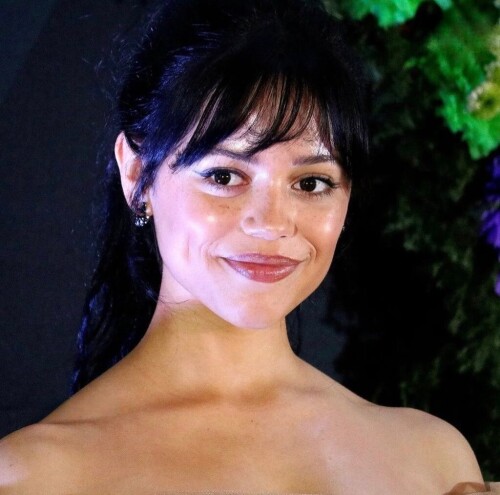 GU49DY5XUAA8COC55713b2d307e625c