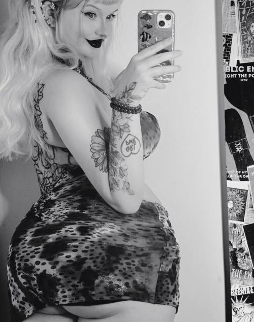 GUOvBDXUAA9y 1 483481327548701ad