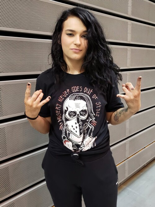 GUtVzL WAAA86Idaff83f9b0b202d9c