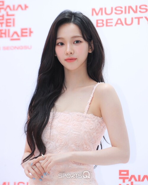 GWx79vXaYAAl gF2f1de8e33c64da65