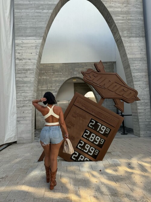 GYNiLlgXMAEqom7e67d182493d8cfbd