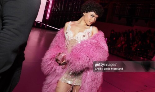 GZ IQ OW8AArg8j3214090e48f23e51