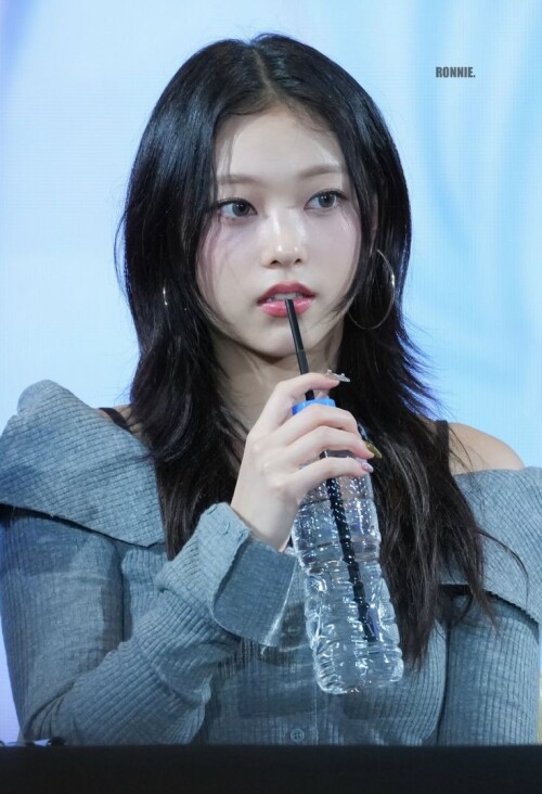 Ga rJAqXoAA499jf019e92558c39001