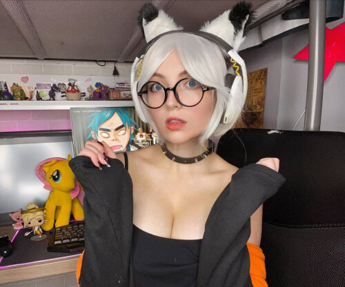 Gamer Girl 2300d56d76a376e8a