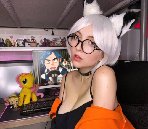 Gamer Girl 5372405306af88d92